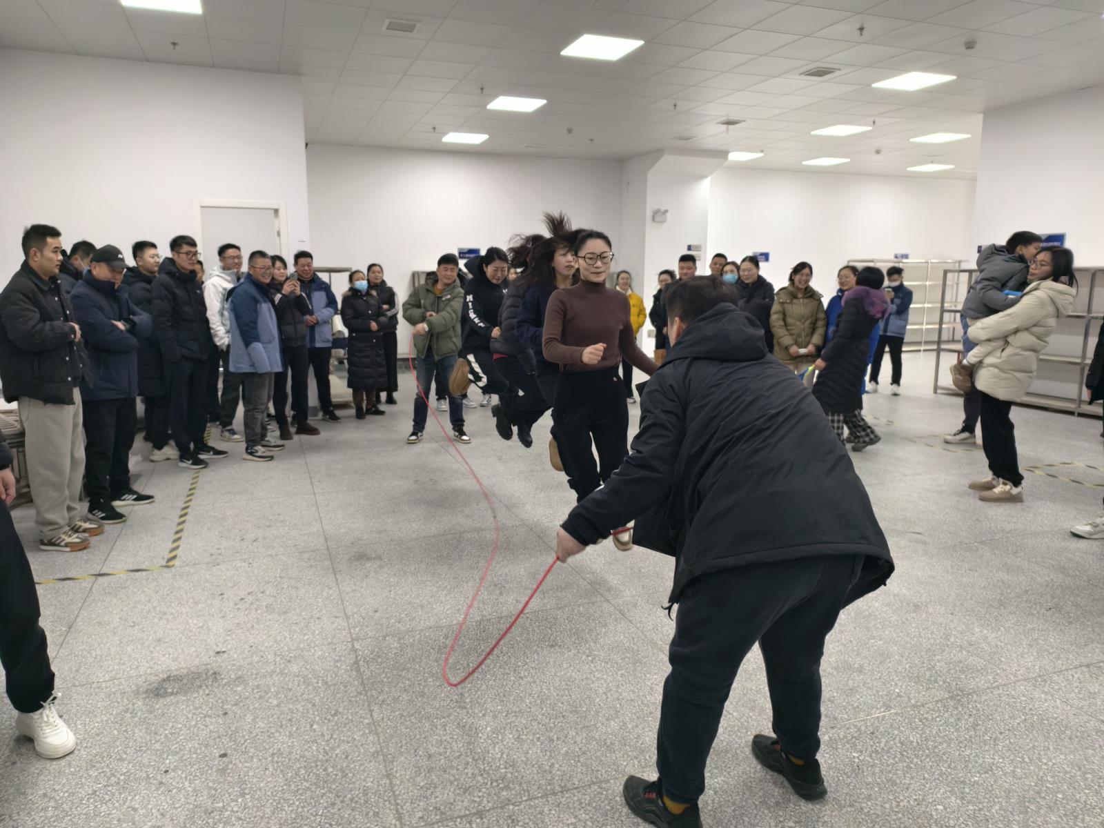 跳大繩2.jpg 跳大繩2.jpg