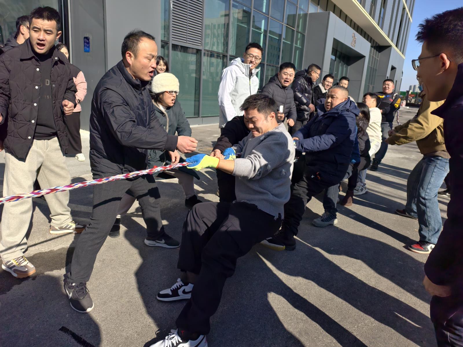 拔河2.jpg 拔河2.jpg